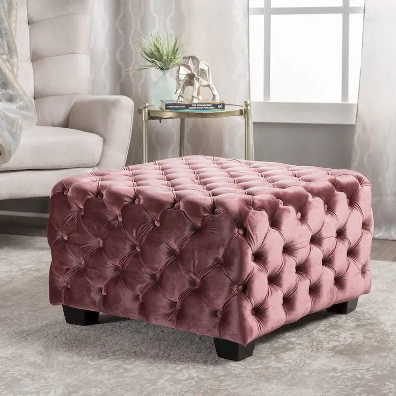 Pouf in velluto con trapuntatura a bottoni e gambe in legno di betulla
